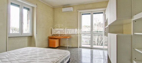 3 rooms Apartment in Rome, Italy No. 204027 7