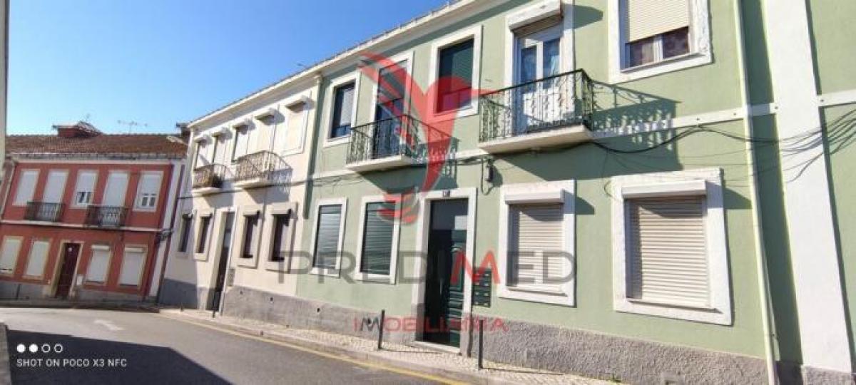 3 bedrooms Apartment in Lisbon, Portugal No. 6357