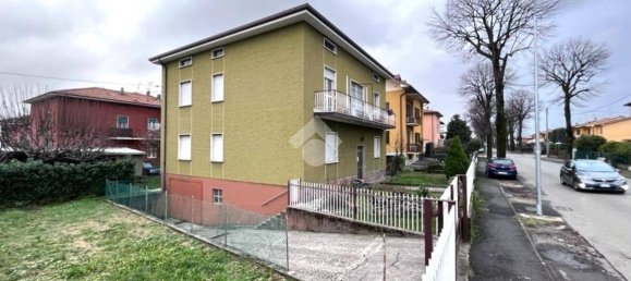 6 bedrooms Villa in Dalmine, Italy No. 130230 2