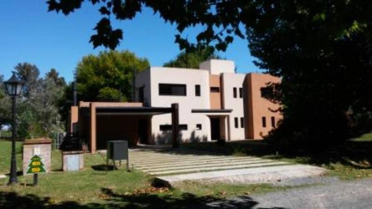 4 bedrooms House in Pilar, Argentina No. 103571