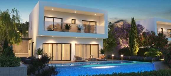 4 bedrooms House in Pegeia, Cyprus No. 9667 2