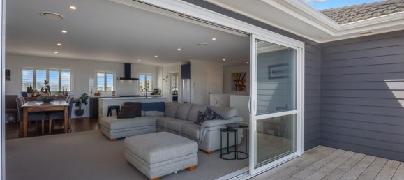 4 bedrooms House in Newlands, New Zealand No. 134 14