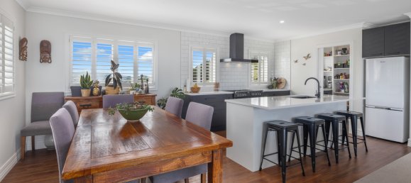 4 bedrooms House in Newlands, New Zealand No. 134 2