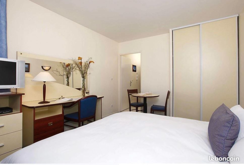 Studio à Cergy, France No. 330395