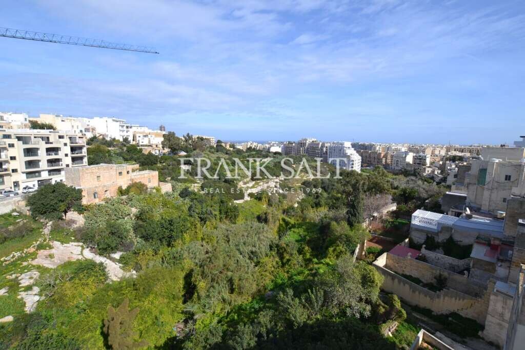 1 bedroom Penthouse in Saint Julian's, Malta No. 9790