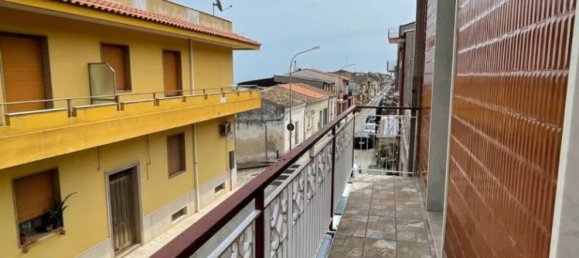 5-salle Appartement à Canicattini Bagni, Italy No. 350613 3