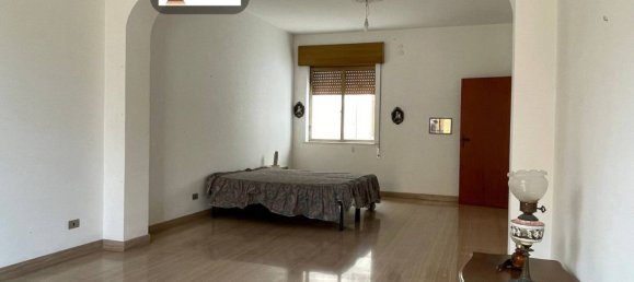 5-salle Appartement à Canicattini Bagni, Italy No. 350613 2
