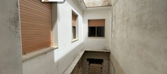 5-salle Appartement à Canicattini Bagni, Italy No. 350613 10