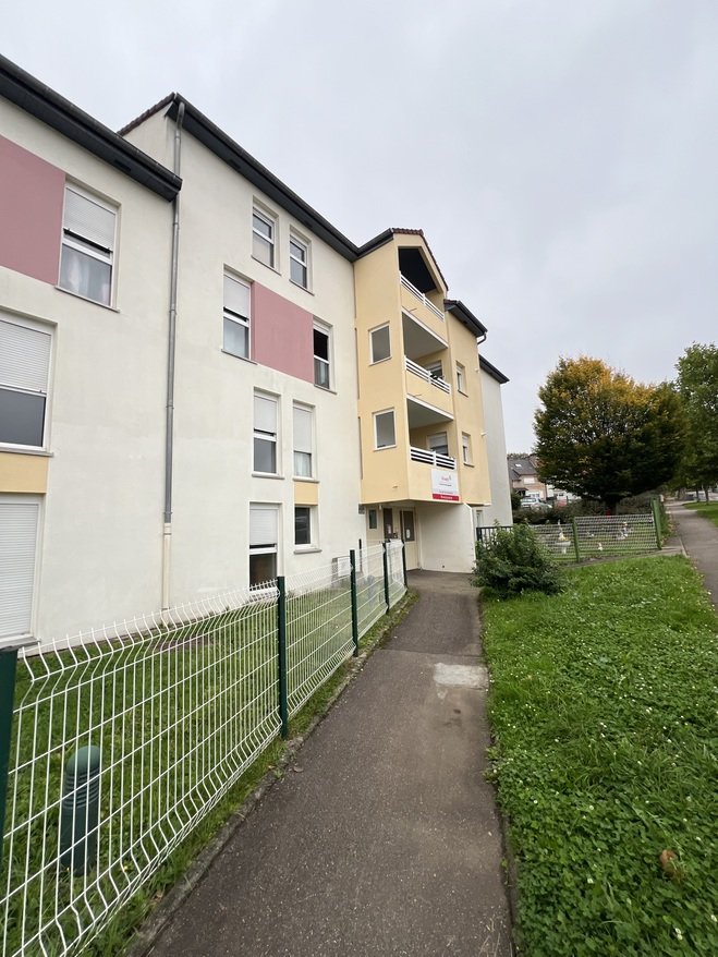 Apartamento de 3 habitaciónes en Creutzwald, France No. 39873