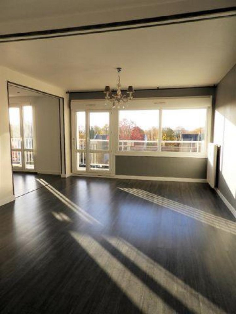 3 Schlafzimmer Eigentumswohnung in Lisieux, France, Nr. 34770