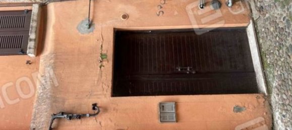 3 rooms Apartment in Ferrara, Italy No. 25076 3