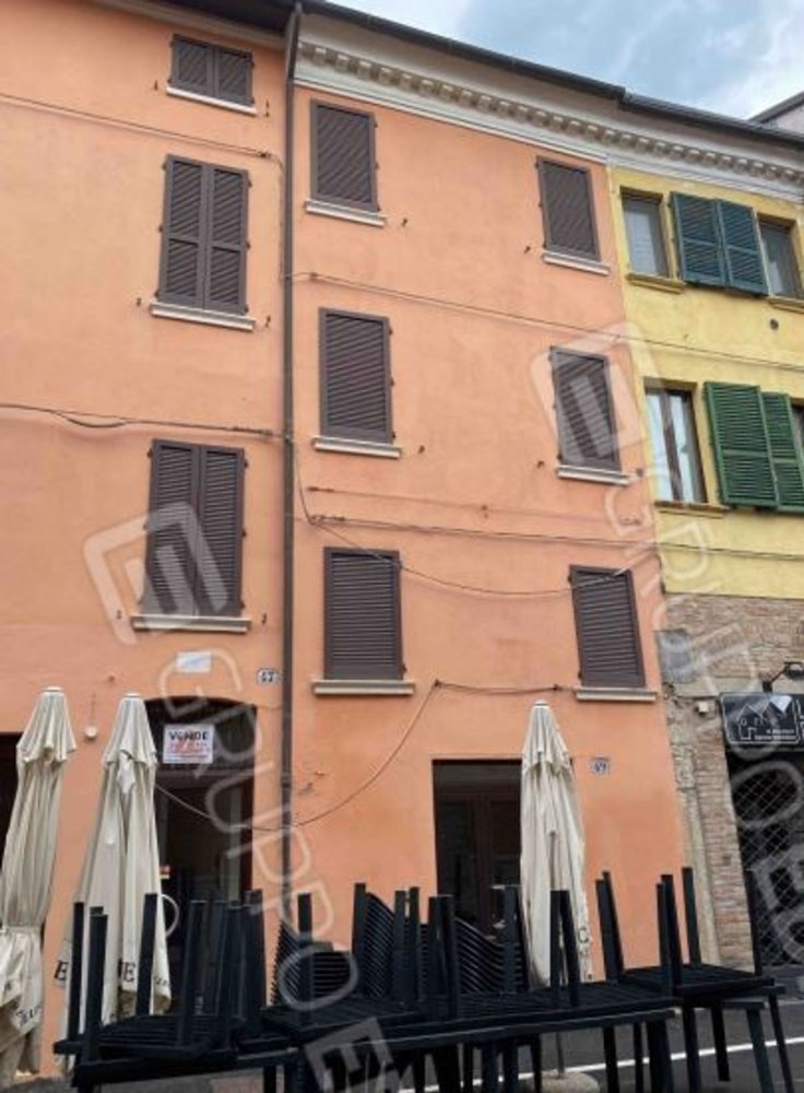 3 rooms Apartment in Ferrara, Italy No. 25076