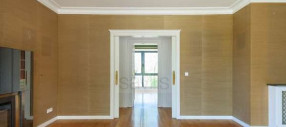 4 bedrooms Apartment in Porto, Portugal No. 195973 9