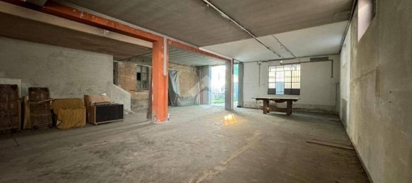 3 bedrooms House in Seregno, Italy No. 298518 12