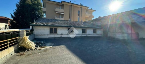 3 bedrooms House in Seregno, Italy No. 298518 4