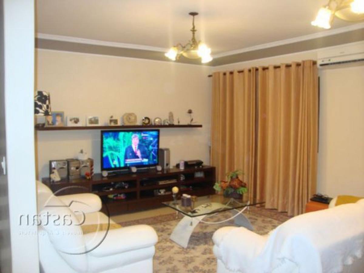 Casa de 3 dormitorios en Sao Paulo, Brazil No. 562030