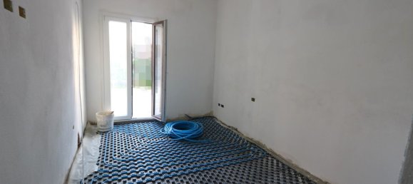 4 rooms Apartment in Ponsacco, Italy No. 169045 3