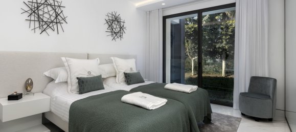 4 Schlafzimmer Wohnung in Estepona, Spain, Nr. 3024 4