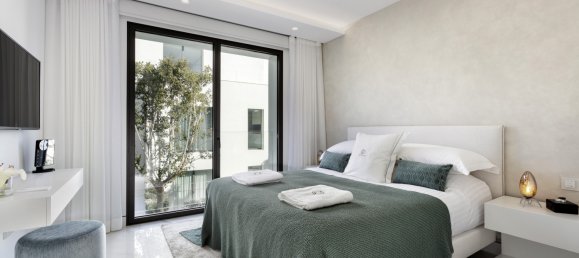 4 Schlafzimmer Wohnung in Estepona, Spain, Nr. 3024 9