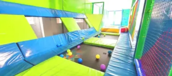 Gewerbliche Immobilie in Fuengirola, Spain 400m², Nr. 77125 5