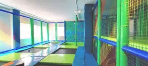 Gewerbliche Immobilie in Fuengirola, Spain 400m², Nr. 77125 6