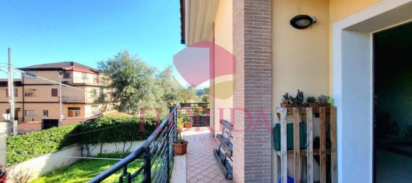 3 rooms Apartment in Rome, Italy No. 30307 6