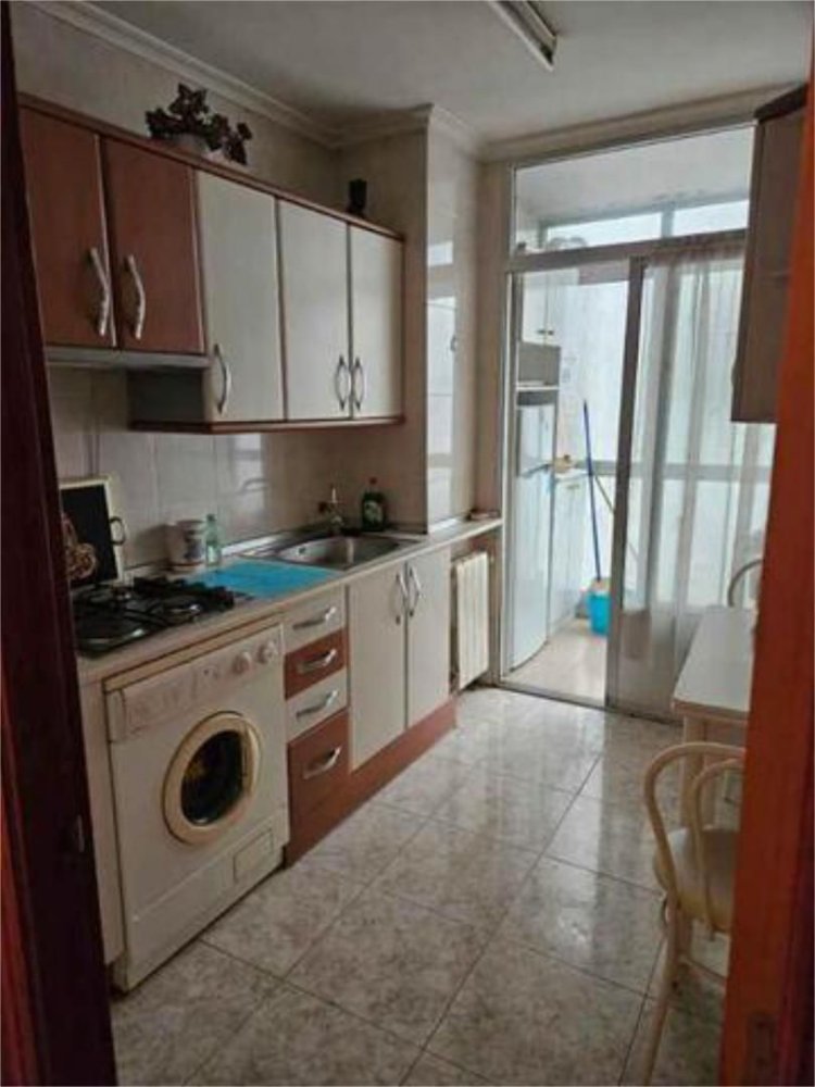 3 bedrooms Apartment in Valladolid, Spain No. 210391