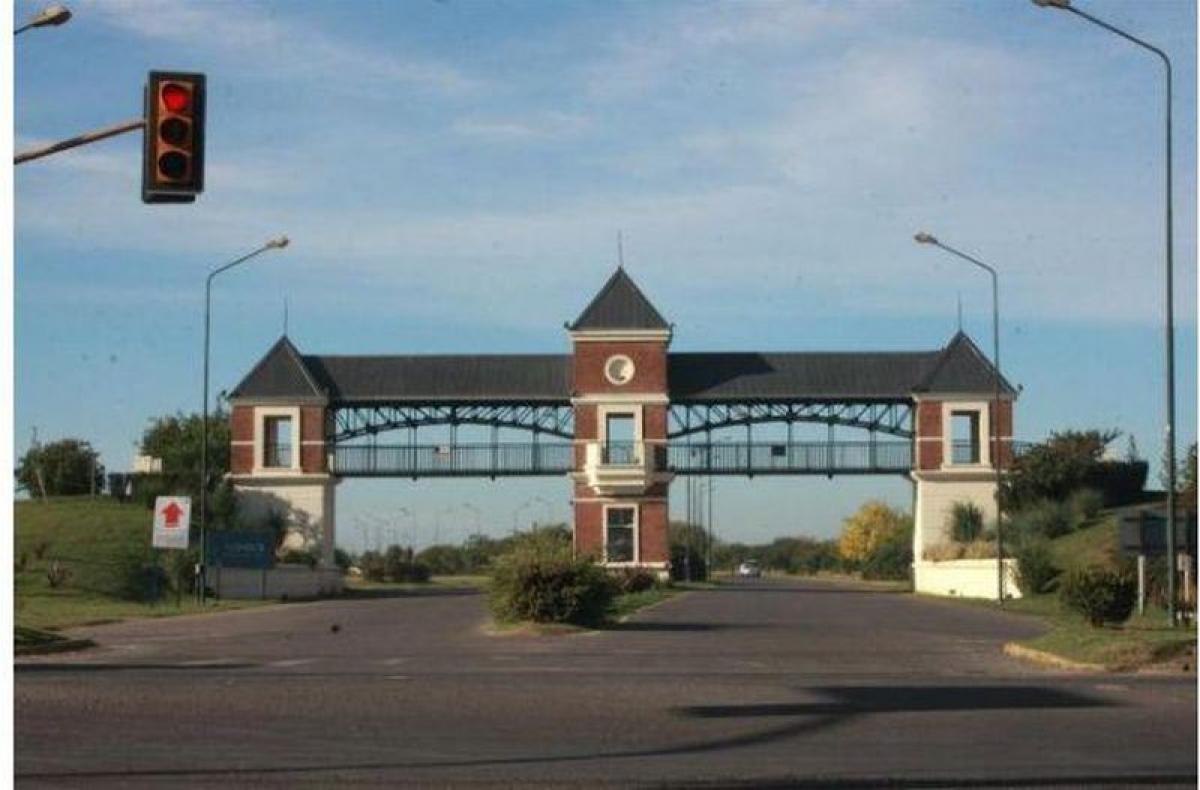 Terrain à Pilar, Argentina No. 115717