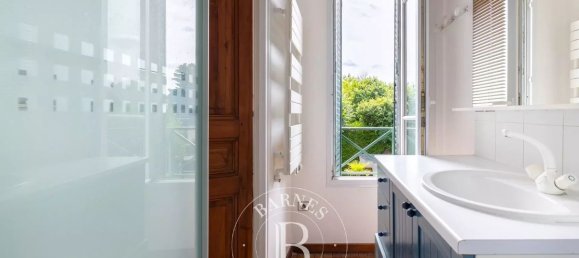 Casa de 6 dormitorios en La Celle-Saint-Cloud, France No. 181578 53