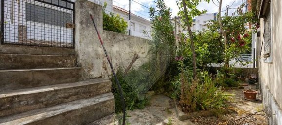 2 bedrooms House in Almada, Portugal No. 19919 4