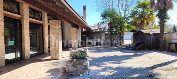 5 rooms Commercial property in Udine, Italy No. 204695 4