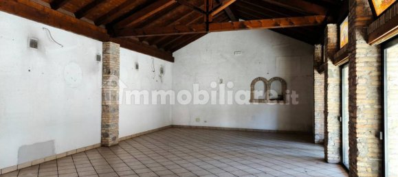 5 rooms Commercial property in Udine, Italy No. 204695 19