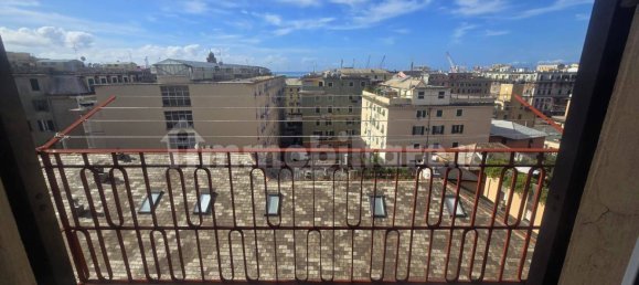 Квартира с 2 спальнями в Генуя, Италия № 352389 5