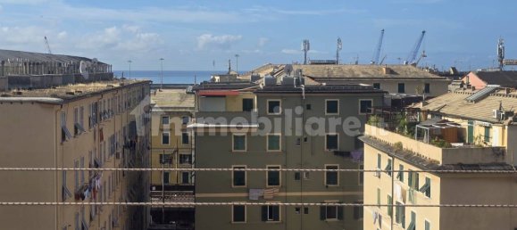 Квартира с 2 спальнями в Генуя, Италия № 352389 2