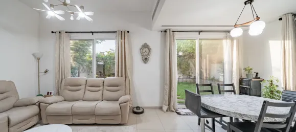 Casa geminada T4 em Mudon, UAE N.º 108350 6