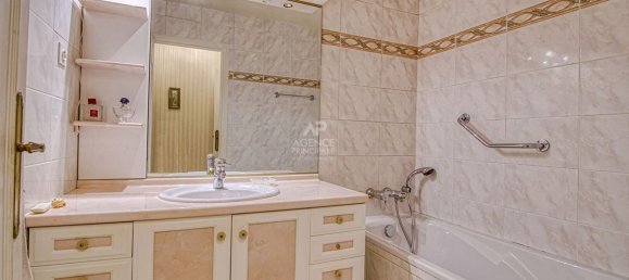 4 bedrooms Apartment in Versailles, France No. 291775 18