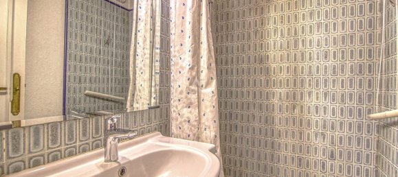 4 bedrooms Apartment in Versailles, France No. 291775 12