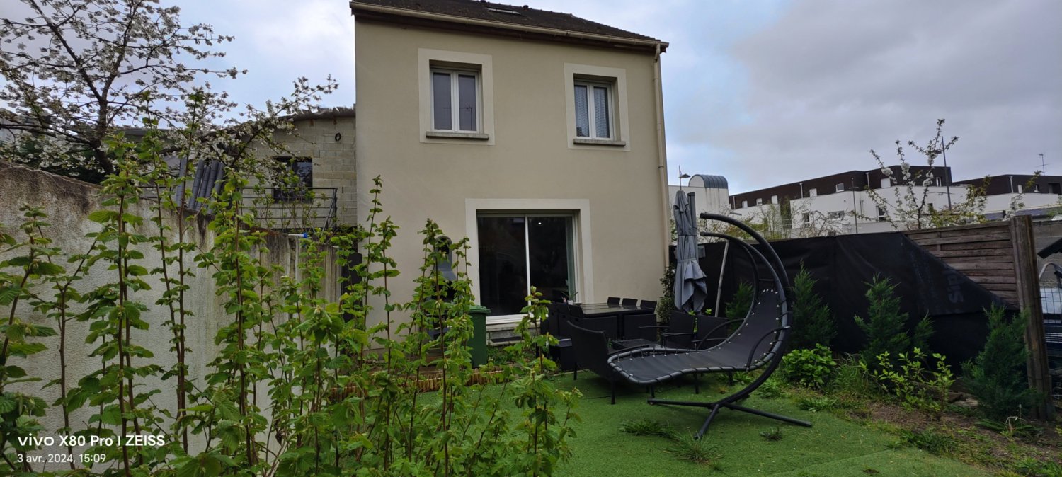 Casa de 4 dormitorios en Saint-Pierre-des-Corps, France No. 78216