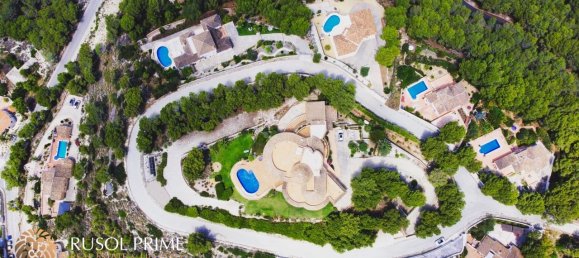 4 bedrooms Villa in Calpe, Spain No. 1606 2