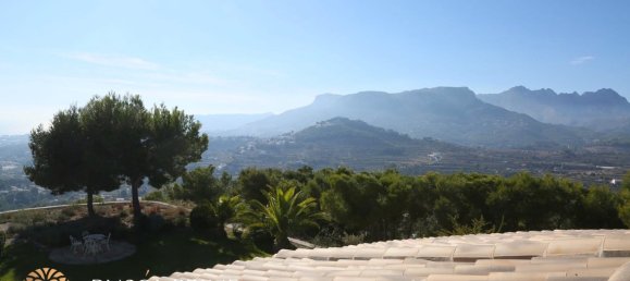 4 bedrooms Villa in Calpe, Spain No. 1606 11