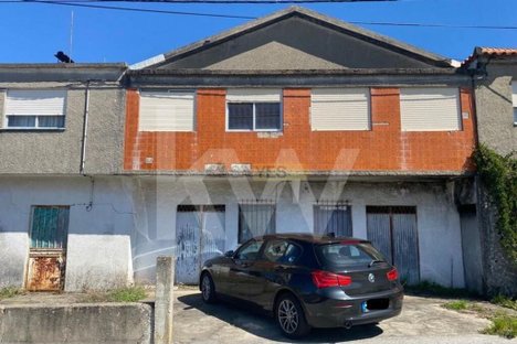 Casa de 3 dormitorios en Resende, Portugal No. 80460