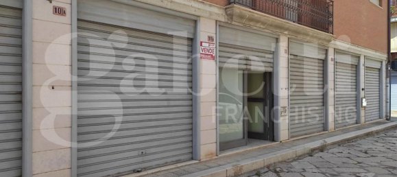 Garagem em San Severo, Italy 39 m² N.º 15326 3