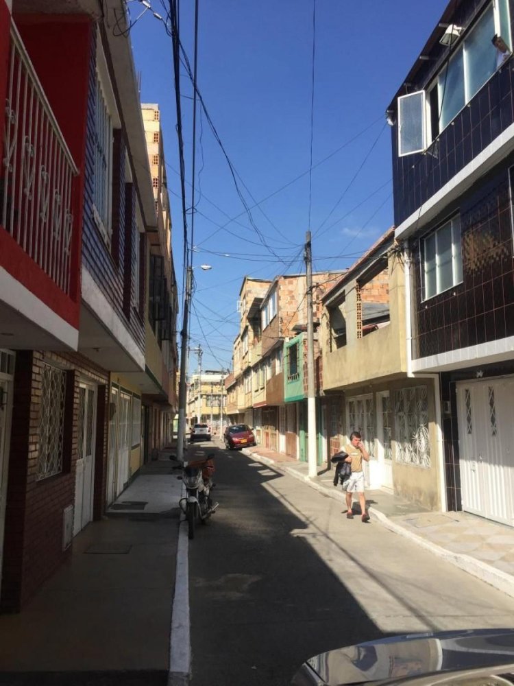 4 bedrooms House in Bogota, Colombia No. 9773