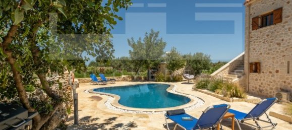 6 bedrooms Villa in Crete, Greece No. 889 3