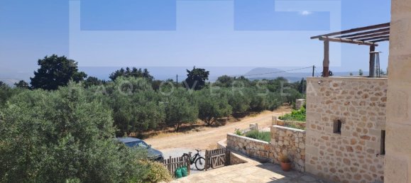 6 bedrooms Villa in Crete, Greece No. 889 2