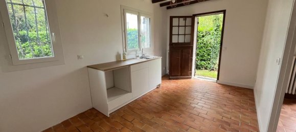 2 bedrooms House in Le Plessis-Trevise, France No. 177789 4