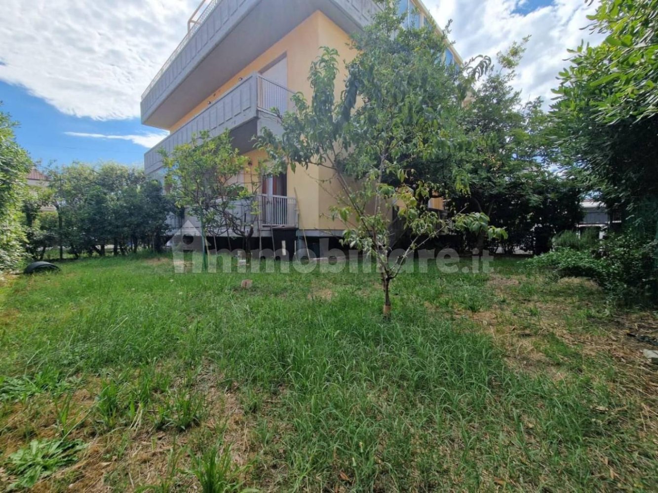 2 Schlafzimmer Wohnung in Carrara, Italy, Nr. 299392