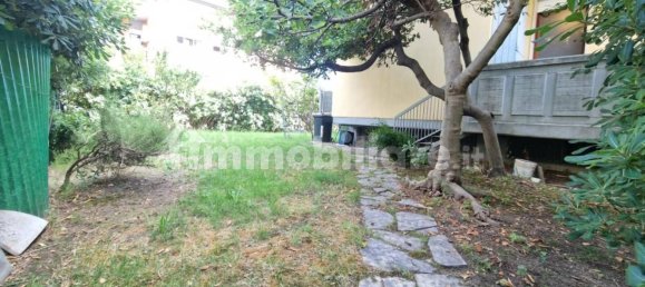 2 Schlafzimmer Wohnung in Carrara, Italy, Nr. 299392 5