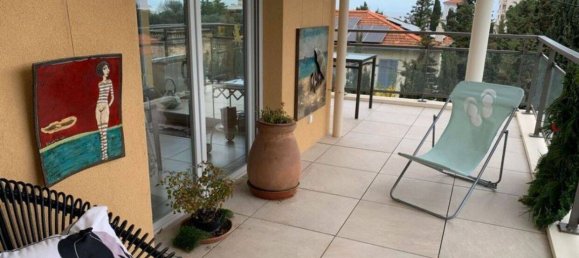 Studio in Antibes, France No. 328709 3