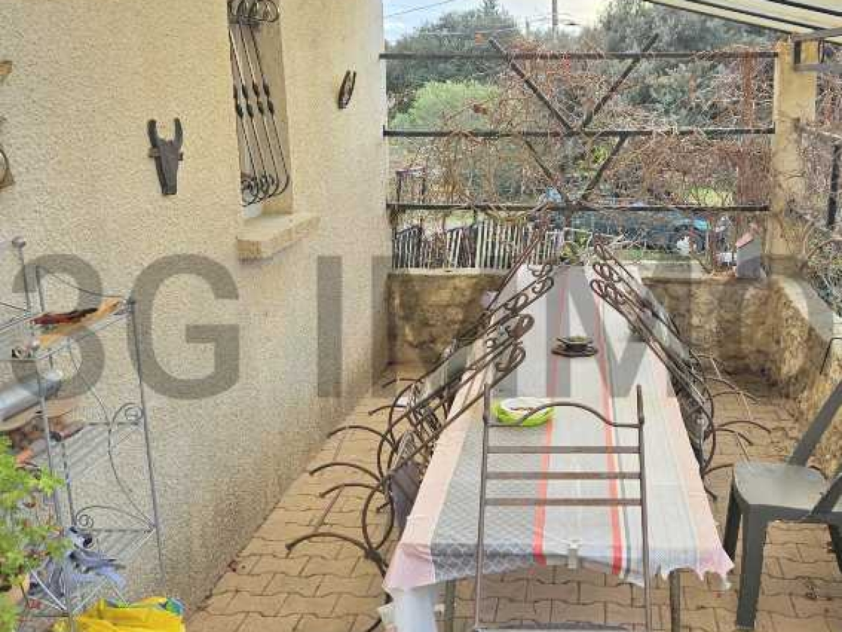 4 bedrooms Villa in Uzes, France No. 204425